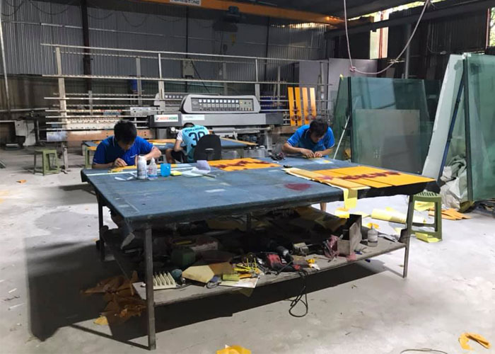 Xưởng kính nội thất